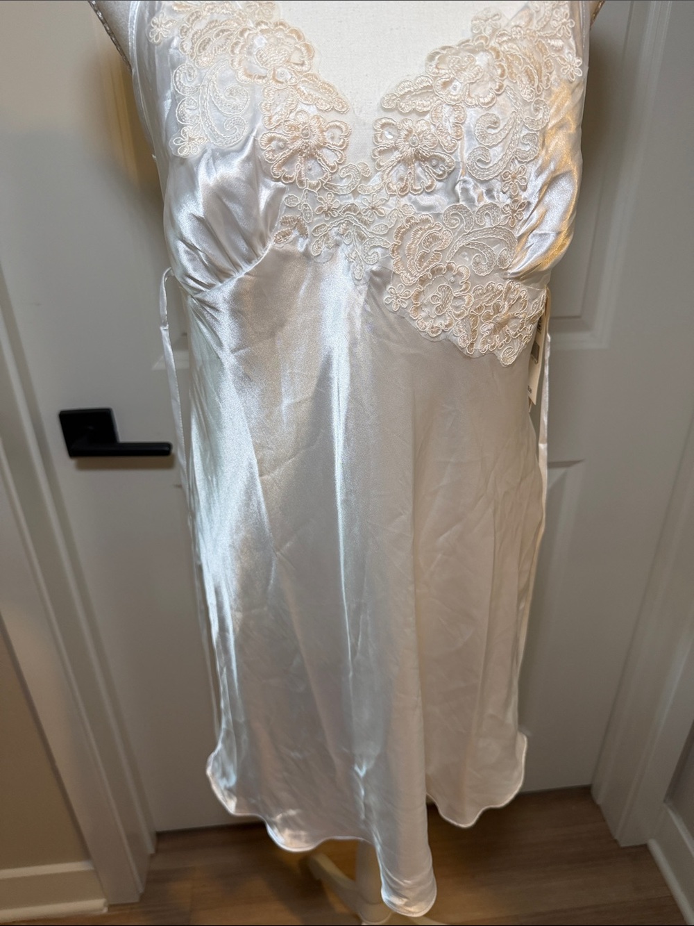 Linea Donatella Ivory Satin Lace-Trim Chemise - Picture 8 of 13